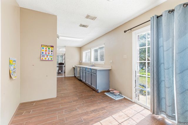 7503 GARDEN GRV, San Antonio, TX 78250