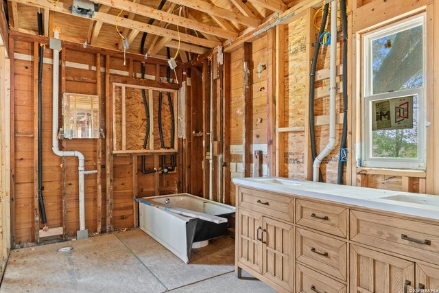 510 SUTTON DR, San Antonio, TX 78228