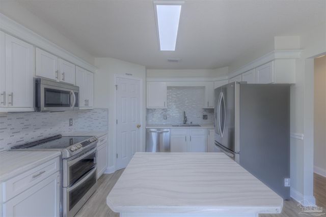 1000 Softshoe Pl, Pensacola, FL 32506