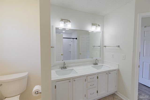 1000 Softshoe Pl, Pensacola, FL 32506