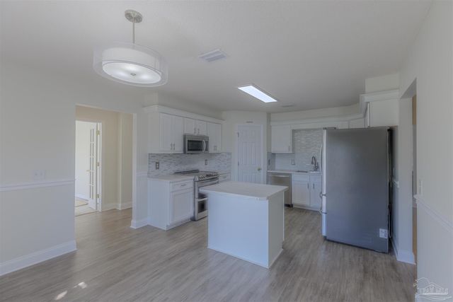 1000 Softshoe Pl, Pensacola, FL 32506