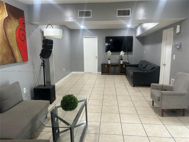 5808 NW 20th Street, Margate, FL 33063