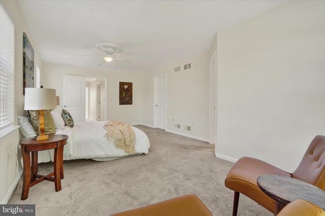 500 BRIDLE PATH LN, Red Lion, PA 17356