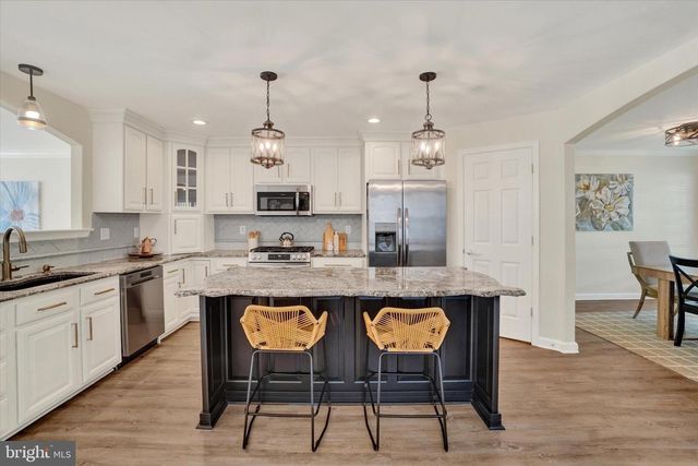 500 BRIDLE PATH LN, Red Lion, PA 17356