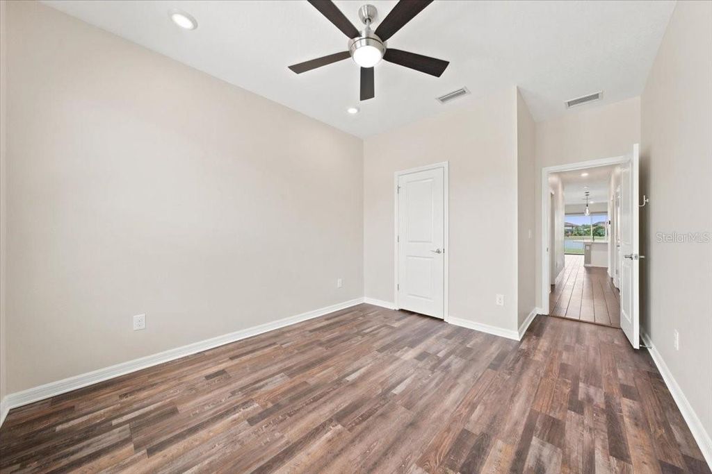 Image 39 of property listing at 13240 SAW PALM CRK, Bradenton, FL 34211