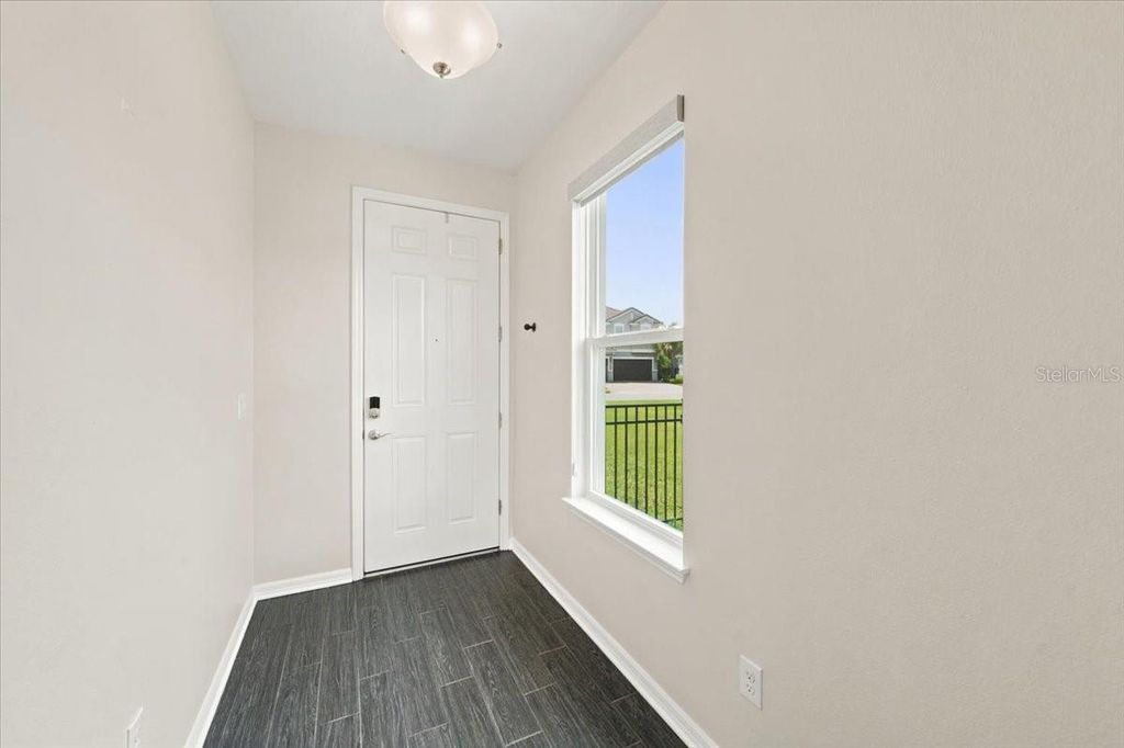Image 9 of property listing at 13240 SAW PALM CRK, Bradenton, FL 34211