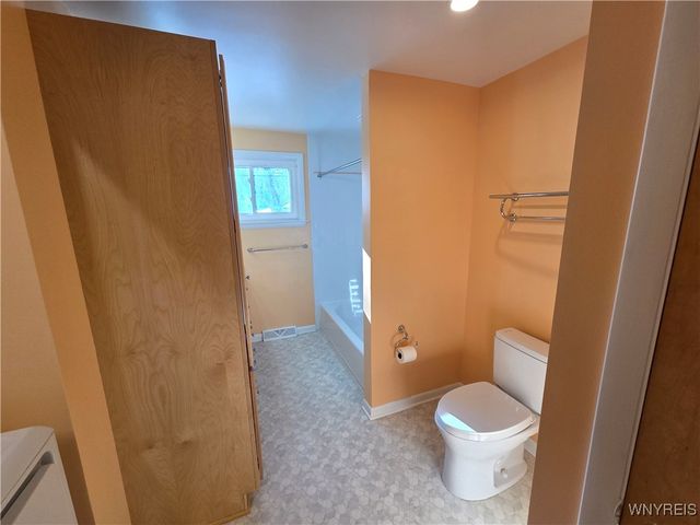 39 Lennox Avenue, Amherst, NY 14226