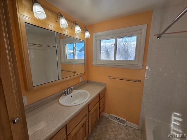 39 Lennox Avenue, Amherst, NY 14226