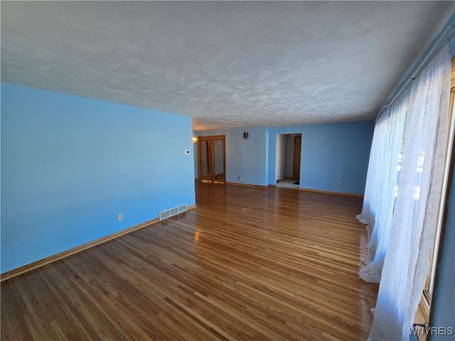 39 Lennox Avenue, Amherst, NY 14226