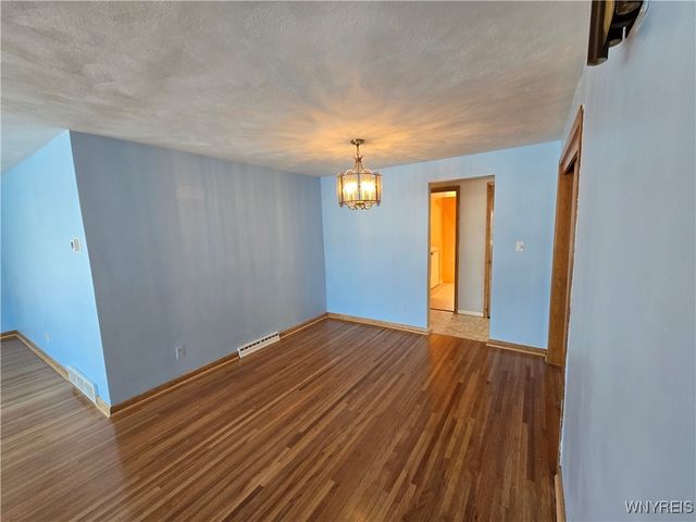 39 Lennox Avenue, Amherst, NY 14226