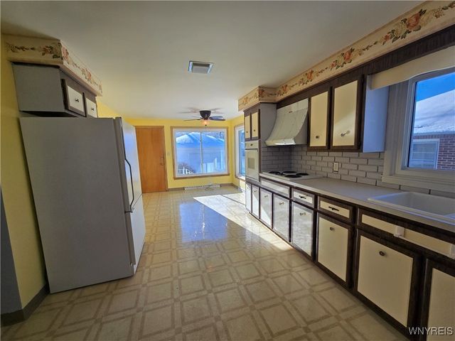 39 Lennox Avenue, Amherst, NY 14226