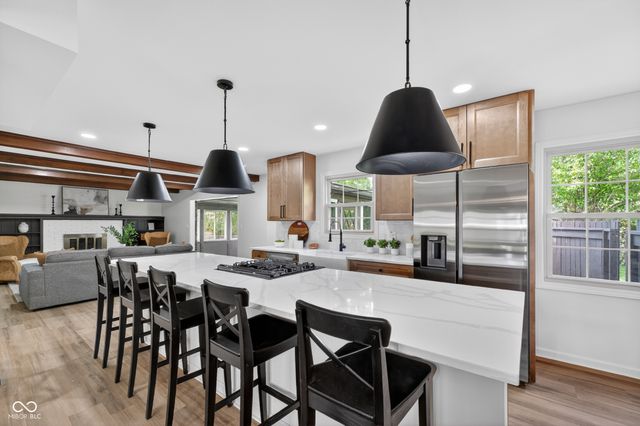 10511 E Lakeshore Drive, Carmel, IN 46033