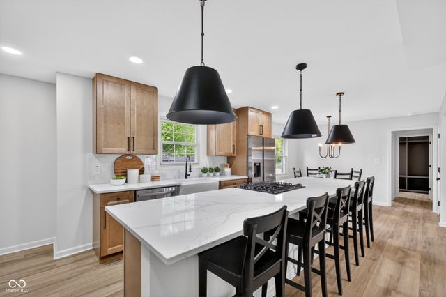10511 E Lakeshore Drive, Carmel, IN 46033