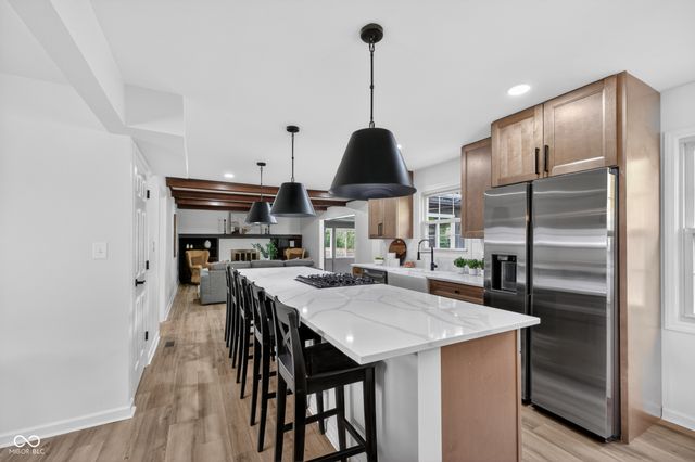 10511 E Lakeshore Drive, Carmel, IN 46033