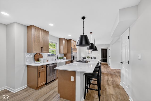 10511 E Lakeshore Drive, Carmel, IN 46033
