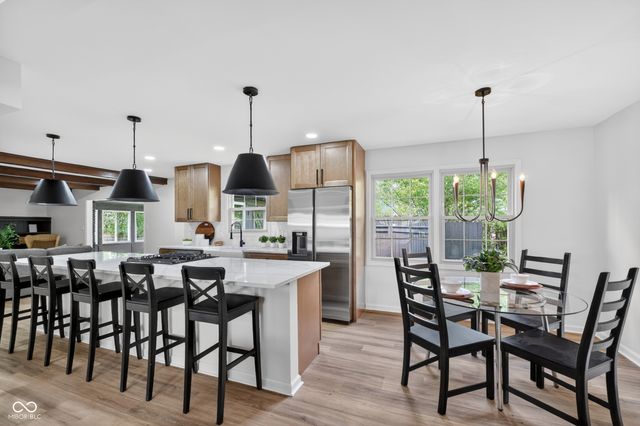 10511 E Lakeshore Drive, Carmel, IN 46033