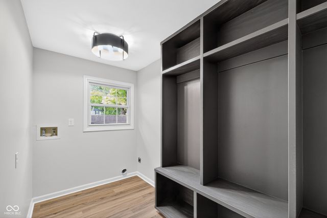 10511 E Lakeshore Drive, Carmel, IN 46033