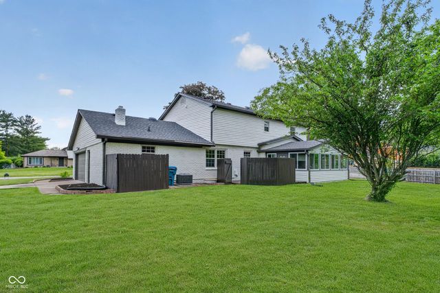 10511 E Lakeshore Drive, Carmel, IN 46033