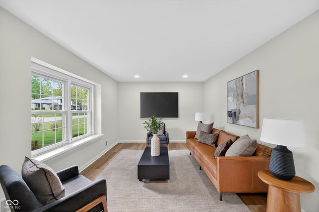 10511 E Lakeshore Drive, Carmel, IN 46033