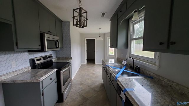 121 Cooper Drive, Huntsville, AL 35811