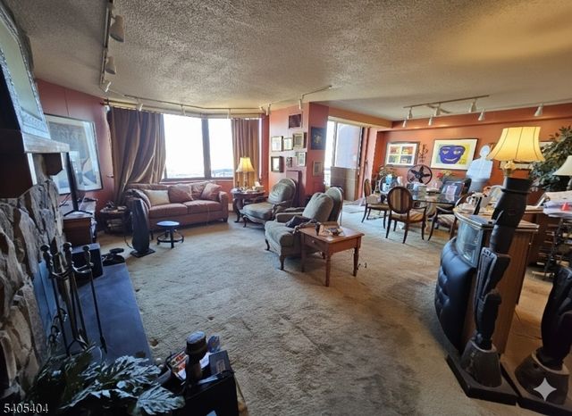 1527 Harmon Cove Tower, Secaucus Town, NJ 07094