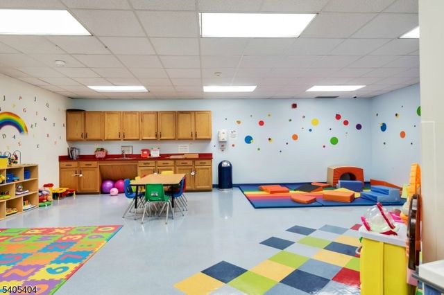 1527 Harmon Cove Tower, Secaucus Town, NJ 07094