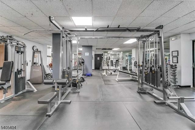 1527 Harmon Cove Tower, Secaucus Town, NJ 07094