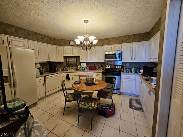 1527 Harmon Cove Tower, Secaucus Town, NJ 07094