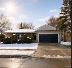 14851 Williamsburg Drive, Riverview, MI 48193