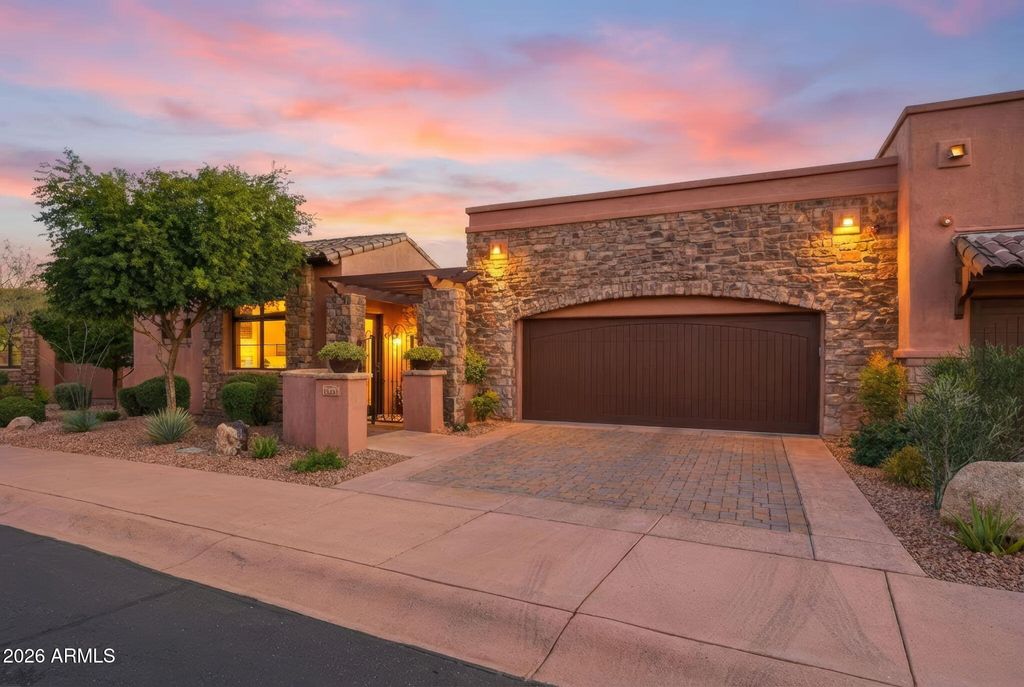 Image 4 of property listing at 10424 N VILLA RIDGE Court, Fountain Hills, AZ 85268