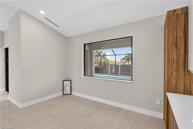 741 SW 7th TER, Cape Coral, FL 33991