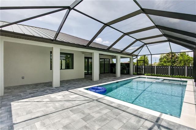 741 SW 7th TER, Cape Coral, FL 33991