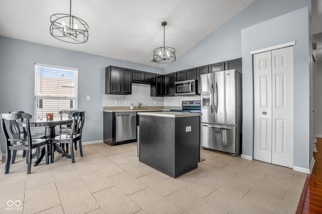 13266 Komatite Way UNIT 700, Fishers, IN 46038