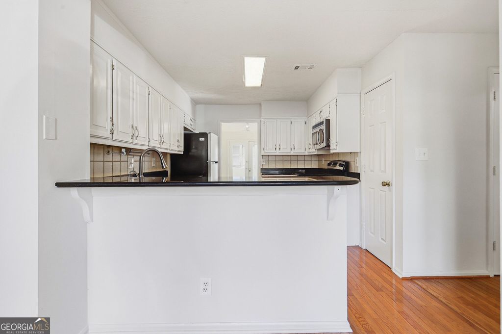 6305 Windsor Trace Drive, Peachtree Corners, GA 30092 — photo 2