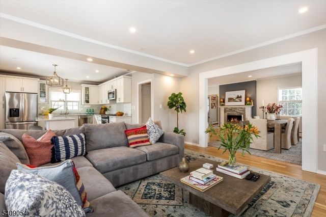 381 Essex Ave, Bloomfield Twp., NJ 07003