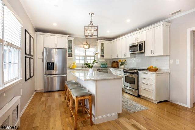 381 Essex Ave, Bloomfield Twp., NJ 07003