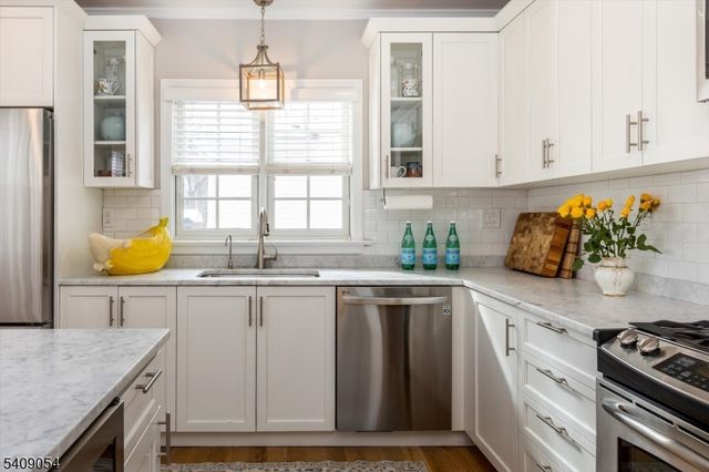 381 Essex Ave, Bloomfield Twp., NJ 07003