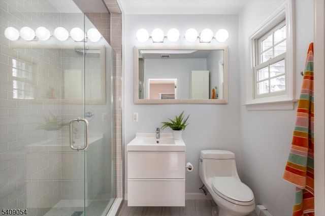 381 Essex Ave, Bloomfield Twp., NJ 07003