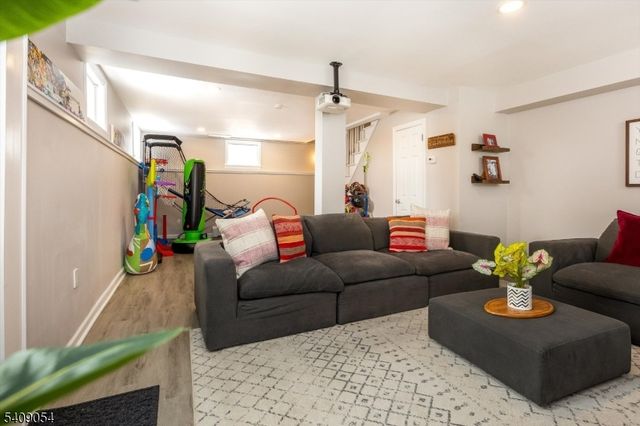 381 Essex Ave, Bloomfield Twp., NJ 07003