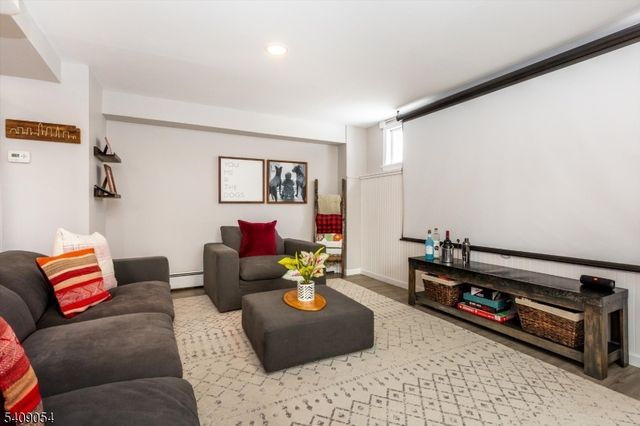 381 Essex Ave, Bloomfield Twp., NJ 07003