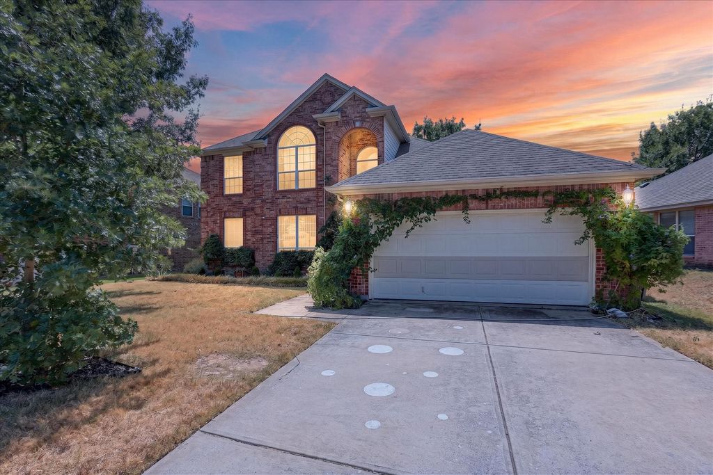 8646 Granville Drive, Dallas, TX 75249