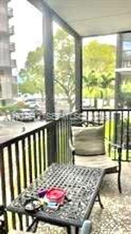 3401 N Country Club Dr 206, Aventura, FL 33180