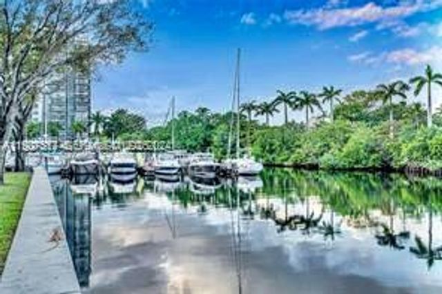 3401 N Country Club Dr 206, Aventura, FL 33180