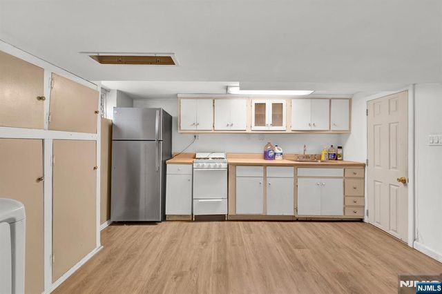 700 9th Street, Secaucus, NJ 07094