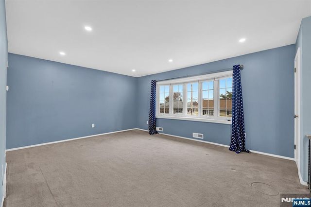 700 9th Street, Secaucus, NJ 07094