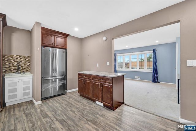 700 9th Street, Secaucus, NJ 07094