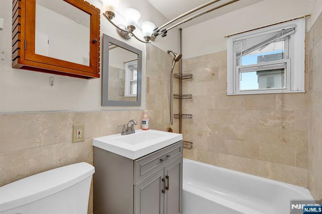 700 9th Street, Secaucus, NJ 07094