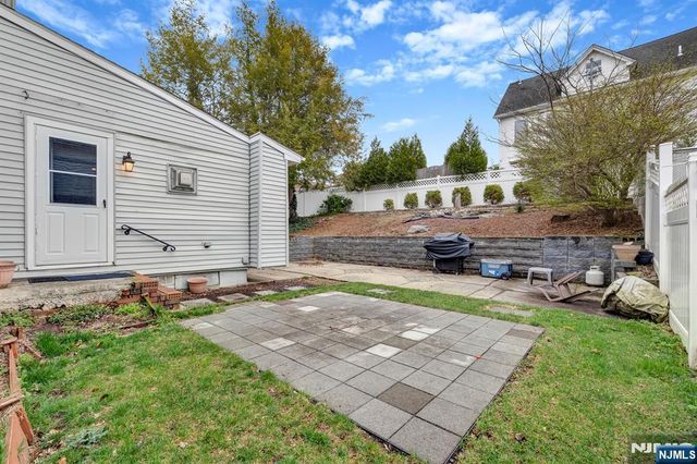 700 9th Street, Secaucus, NJ 07094