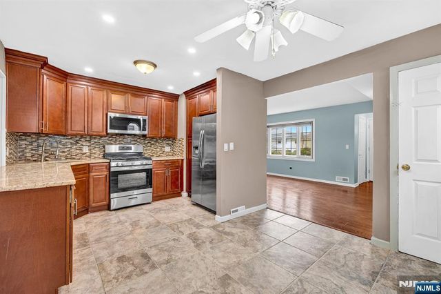 700 9th Street, Secaucus, NJ 07094