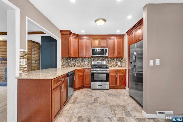 700 9th Street, Secaucus, NJ 07094